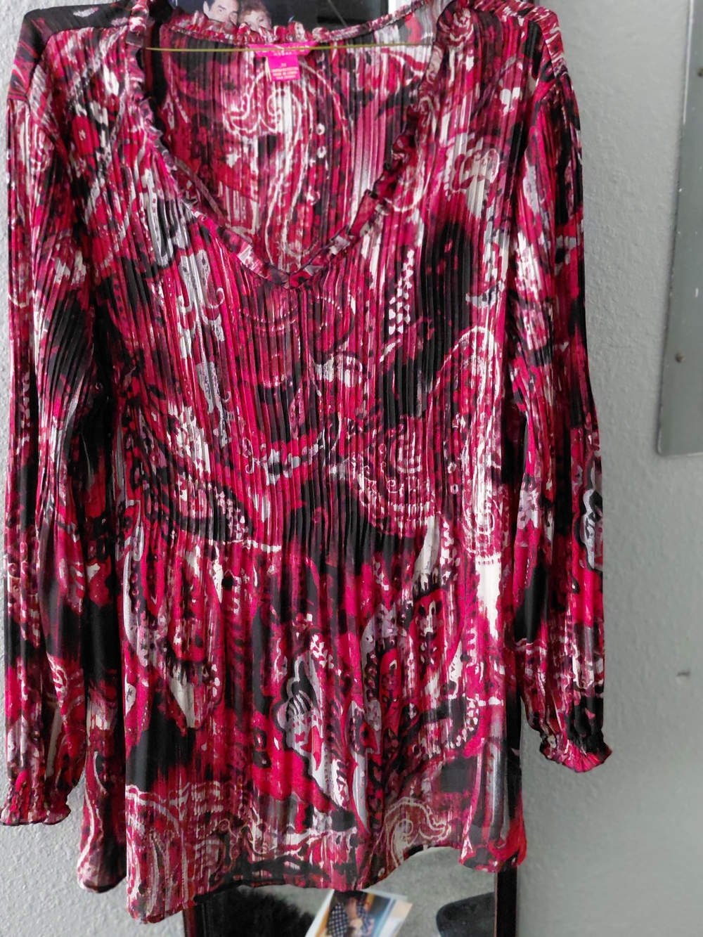 Sunny Leigh Pink & Black Paisley Pleated Long Sleeve Top